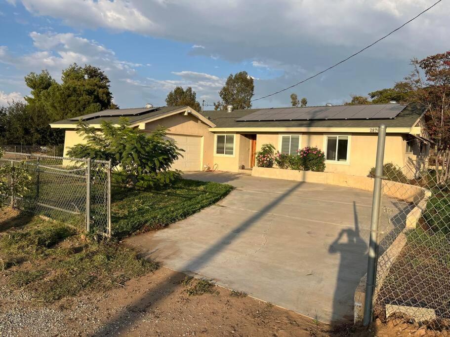 המט Peaceful & Cozy 3 Bedroom Ranch-Home W/Fireplace מראה חיצוני תמונה